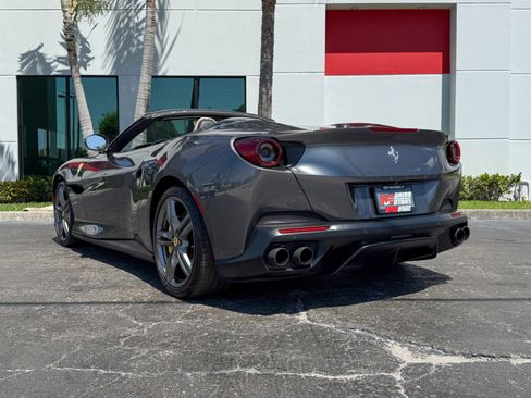 Used 2019 Ferrari Portofino RWD image 18