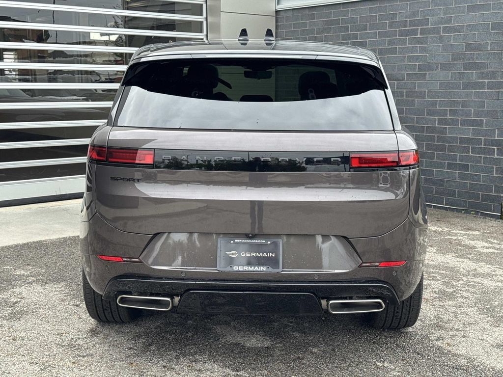 New 2026 Land Rover Range Rover Sport Dynamic SE AWD/4WD image 5