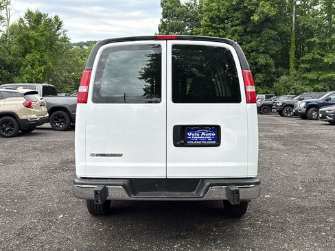 Used 2024 Chevrolet Express 2500 w/ Driver Convenience Package RWD image 7
