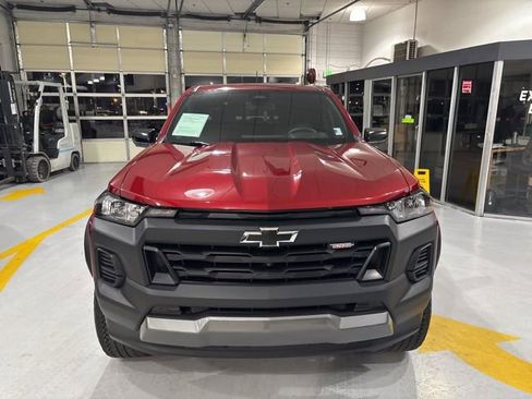 Used 2023 Chevrolet Colorado Trail Boss w/ Technology Package image 3