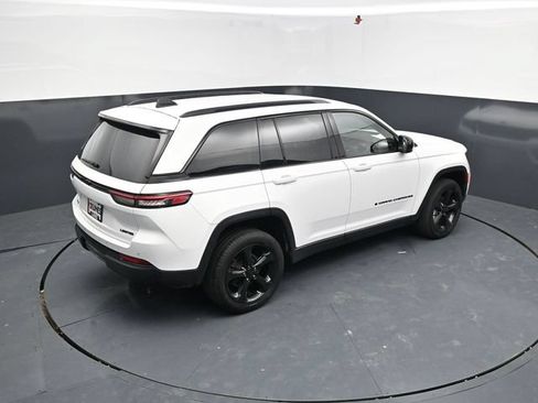 Used 2023 Jeep Grand Cherokee Limited w/ Black Appearance Package AWD/4WD image 58