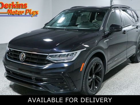 Used 2023 Volkswagen Tiguan SE R-Line FWD image 1
