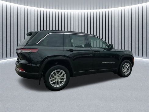 New 2025 Jeep Grand Cherokee Laredo X w/ Luxury Tech Group I image 7