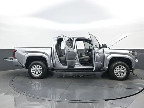 Used 2026 Toyota Tacoma SR5 AWD/4WD image 31