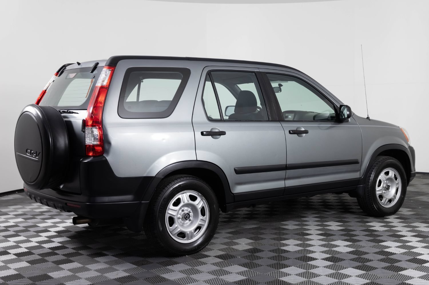 Used 2005 Honda CR-V LX image 8