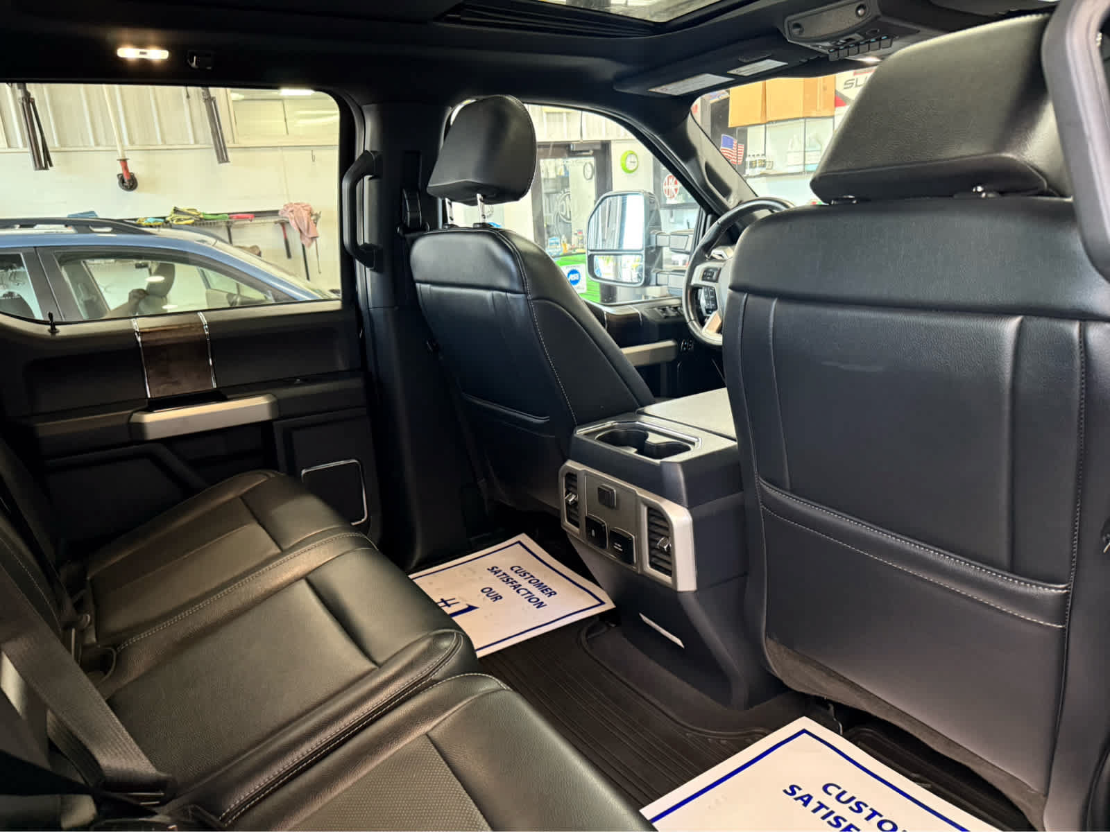 Used 2022 Ford F250 Lariat w/ Lariat Ultimate Package AWD/4WD image 25