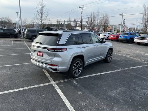 New 2024 Jeep Grand Cherokee Overland w/ Advanced Protech Group III AWD/4WD image 4