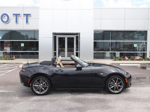 Used 2016 MAZDA MX-5 Miata Grand Touring RWD image 18