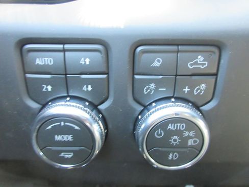 New 2026 GMC Sierra 2500 AT4 w/ AT4 Premium Plus Package AWD/4WD image 18