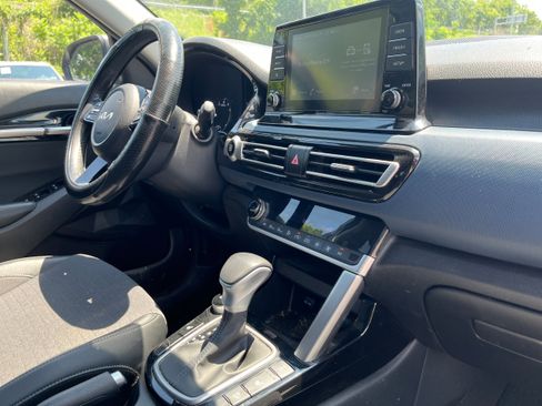 Used 2023 Kia Seltos S AWD/4WD image 14