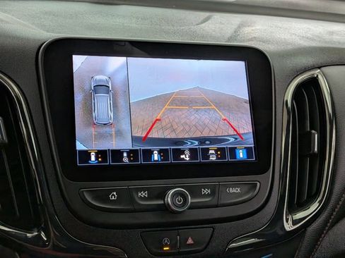 Used 2023 Chevrolet Equinox RS FWD image 32