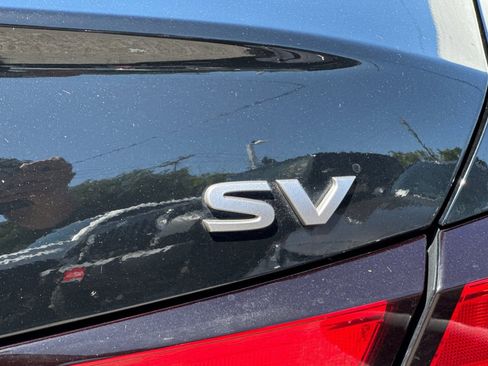 Used 2024 Nissan Altima 2.5 SV FWD image 13