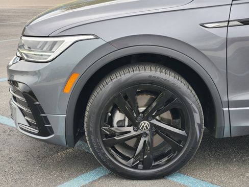 Used 2024 Volkswagen Tiguan SE R-Line image 27