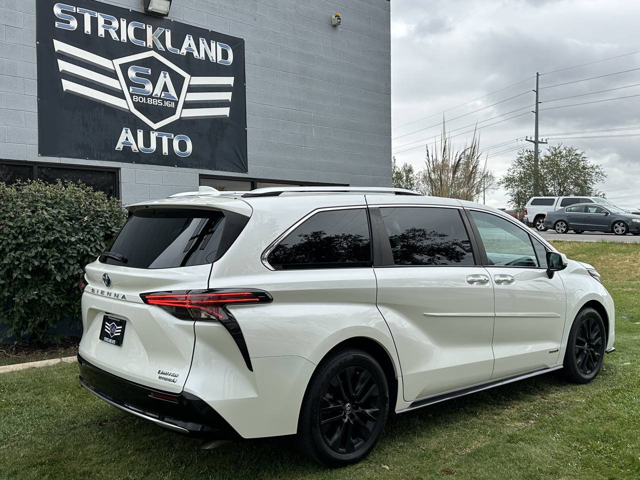 Used 2021 Toyota Sienna Limited AWD/4WD image 8