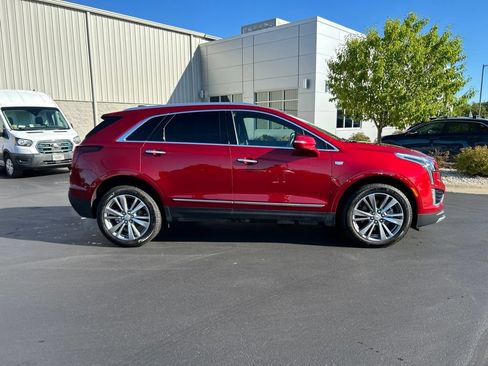 Used 2025 Cadillac XT5 Premium Luxury w/ Technology Package AWD/4WD image 5