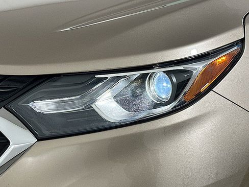 Used 2019 Chevrolet Equinox LT FWD image 29
