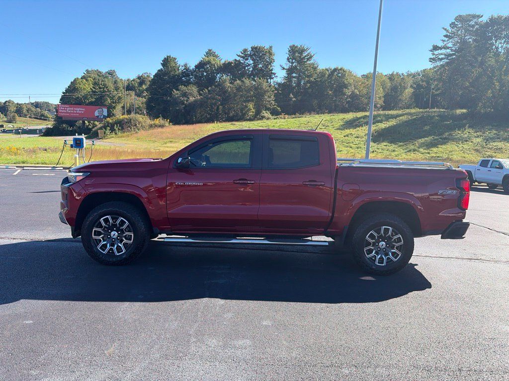 Used 2023 Chevrolet Colorado Z71 w/ Z71 Convenience Package 2 AWD/4WD image 5