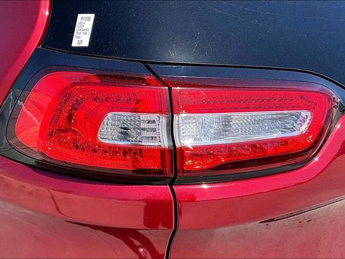 Used 2014 Jeep Cherokee Limited w/ Technology Group FWD image 33