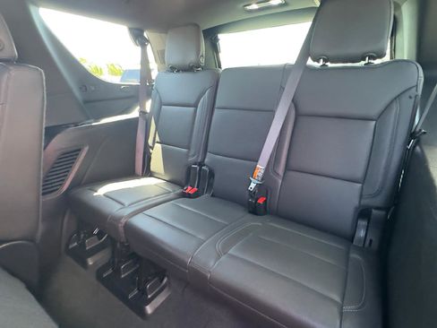 Used 2025 Chevrolet Tahoe LT AWD/4WD image 9