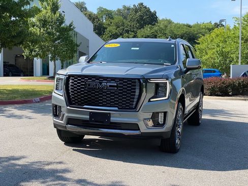 Used 2024 GMC Yukon Denali Ultimate AWD/4WD image 3