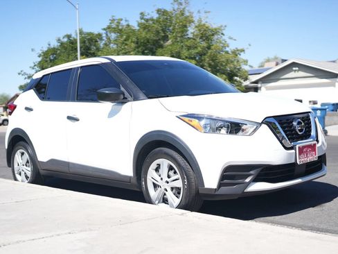 Used 2020 Nissan Kicks S FWD image 17
