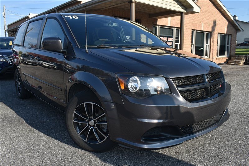 Used 2016 Dodge Grand Caravan SE FWD image 1