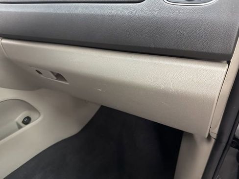 Used 2018 Kia Sedona LX w/ LX Essentials Premium Package image 11