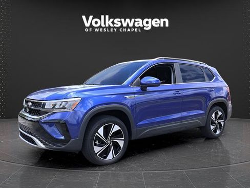 Certified 2024 Volkswagen Taos SE AWD/4WD image 4