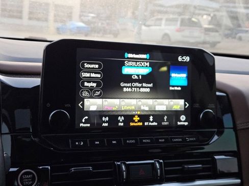 Used 2022 Nissan Pathfinder Platinum w/ Cargo Package image 12