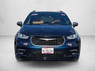 Used 2023 Chrysler Pacifica Pinnacle video 2