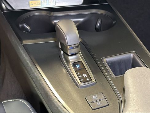 Used 2025 Lexus UX 300h AWD image 23