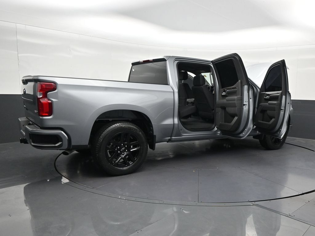 Used 2026 Chevrolet Silverado 1500 RST RWD image 32