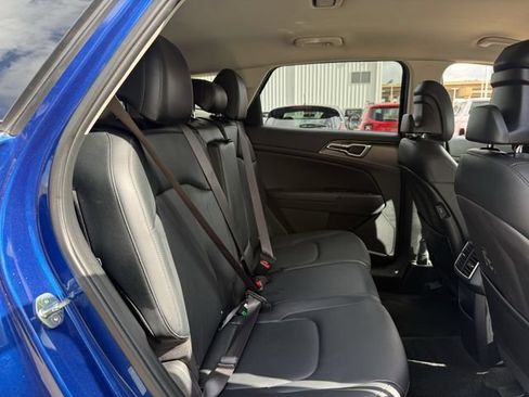 Used 2023 Kia Sportage EX FWD image 31