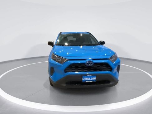 Used 2021 Toyota RAV4 LE AWD/4WD image 3