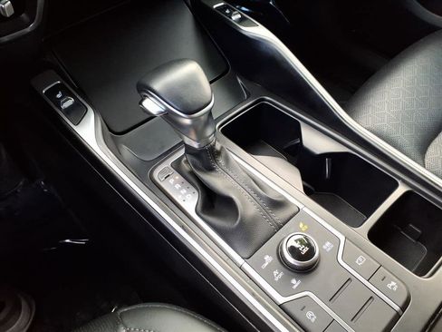 Used 2023 Kia Sorento S image 16