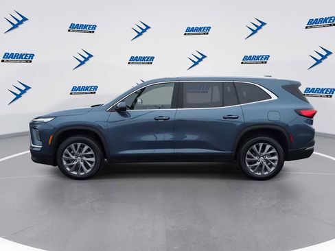 Used 2025 Buick Enclave Preferred image 5