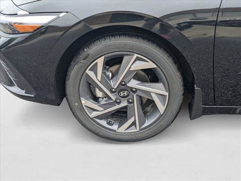 New 2025 Hyundai Elantra Sport image 10