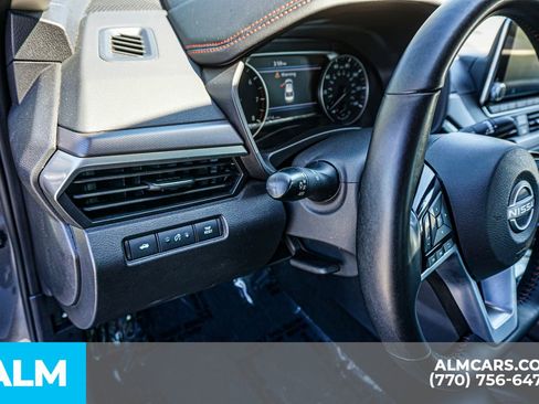 Used 2025 Nissan Altima 2.5 SR FWD image 37