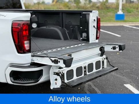 Used 2022 GMC Sierra 1500 Elevation image 18