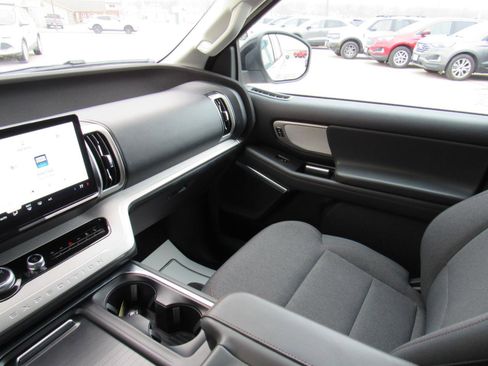 Used 2025 Ford Expedition Active image 26