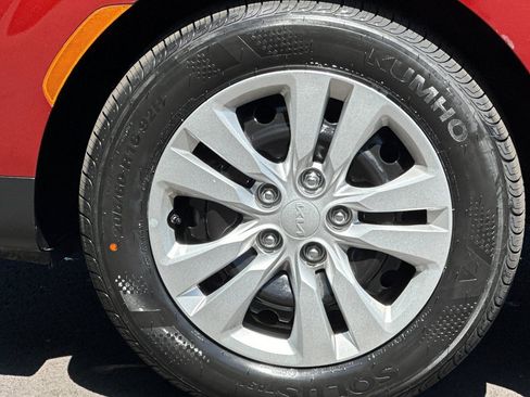 Certified 2025 Kia Soul LX FWD image 32
