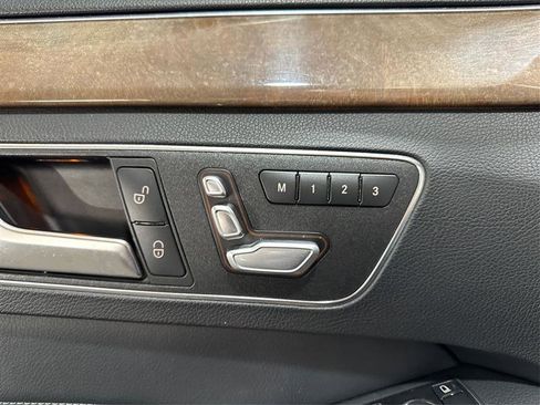 Used 2014 Mercedes-Benz E 350 4MATIC Sedan image 20