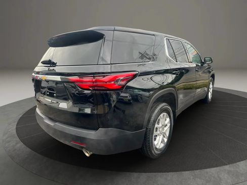 Used 2023 Chevrolet Traverse LS w/ LPO, Cargo Package AWD/4WD image 5