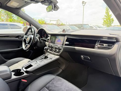 Used 2020 Porsche Macan AWD/4WD image 29