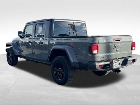 Used 2021 Jeep Gladiator Sport image 5