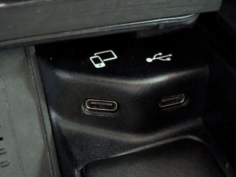 Used 2020 Mercedes-Benz GLE 350 w/ Premium Package image 16