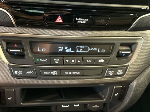Used 2025 Honda Ridgeline RTL image 17