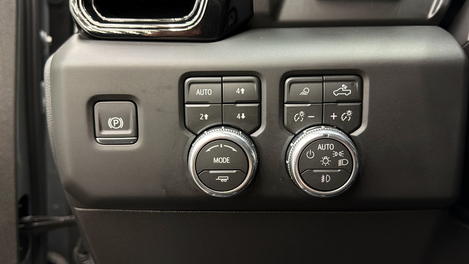 Used 2026 GMC Sierra 1500 AT4 w/ AT4 Premium Package AWD/4WD image 31