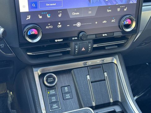 Used 2024 Lexus GX 550 AWD/4WD image 19