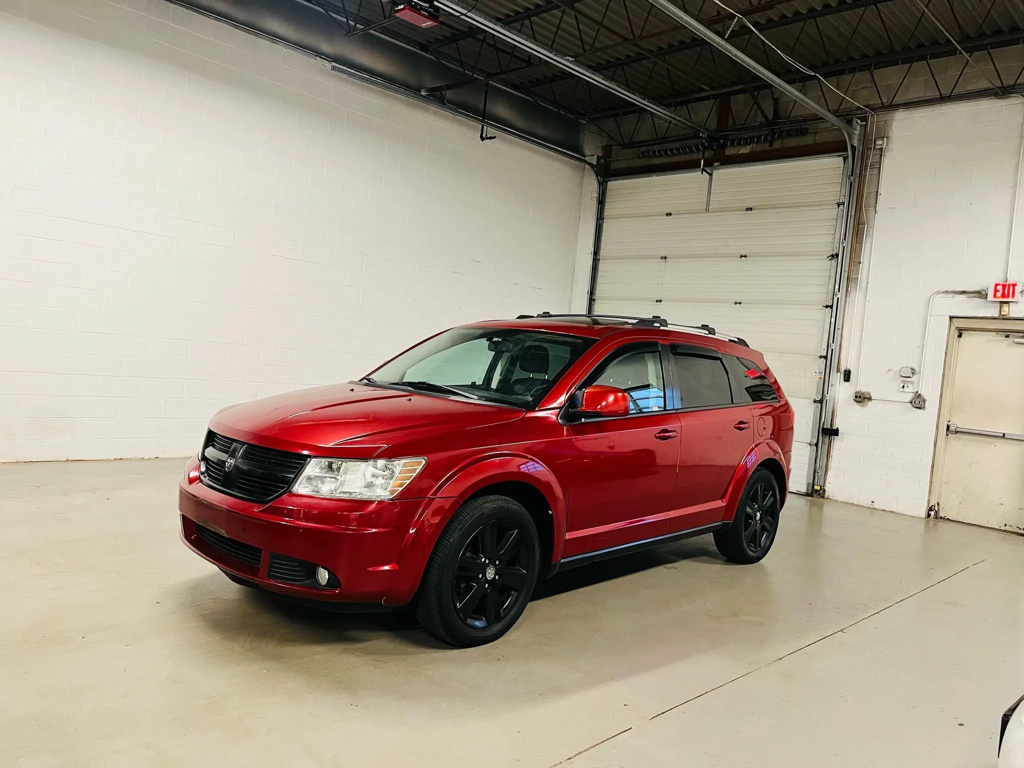 Used 2010 Dodge Journey SXT w/ Flexible Seating Group FWD image 1